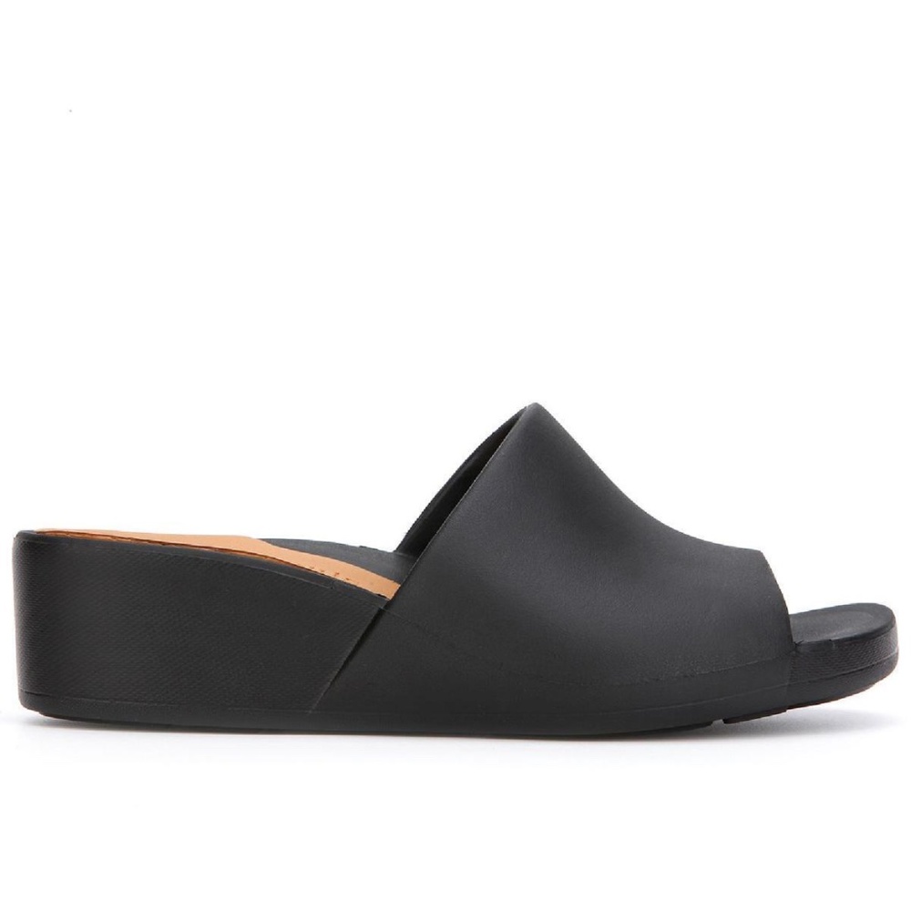 NEW Gentle Souls By Kenneth Cole Women’s black Gisele Wedge Slide Sandals Size 8